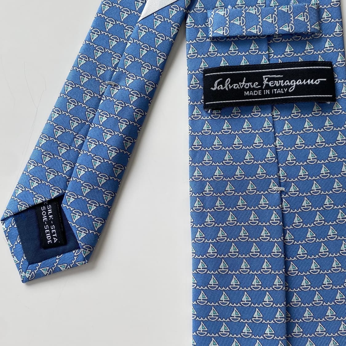 신형 새상품급 페레가모(Ferragamo) 넥타이 정품명품7.7cm 상품이미지5