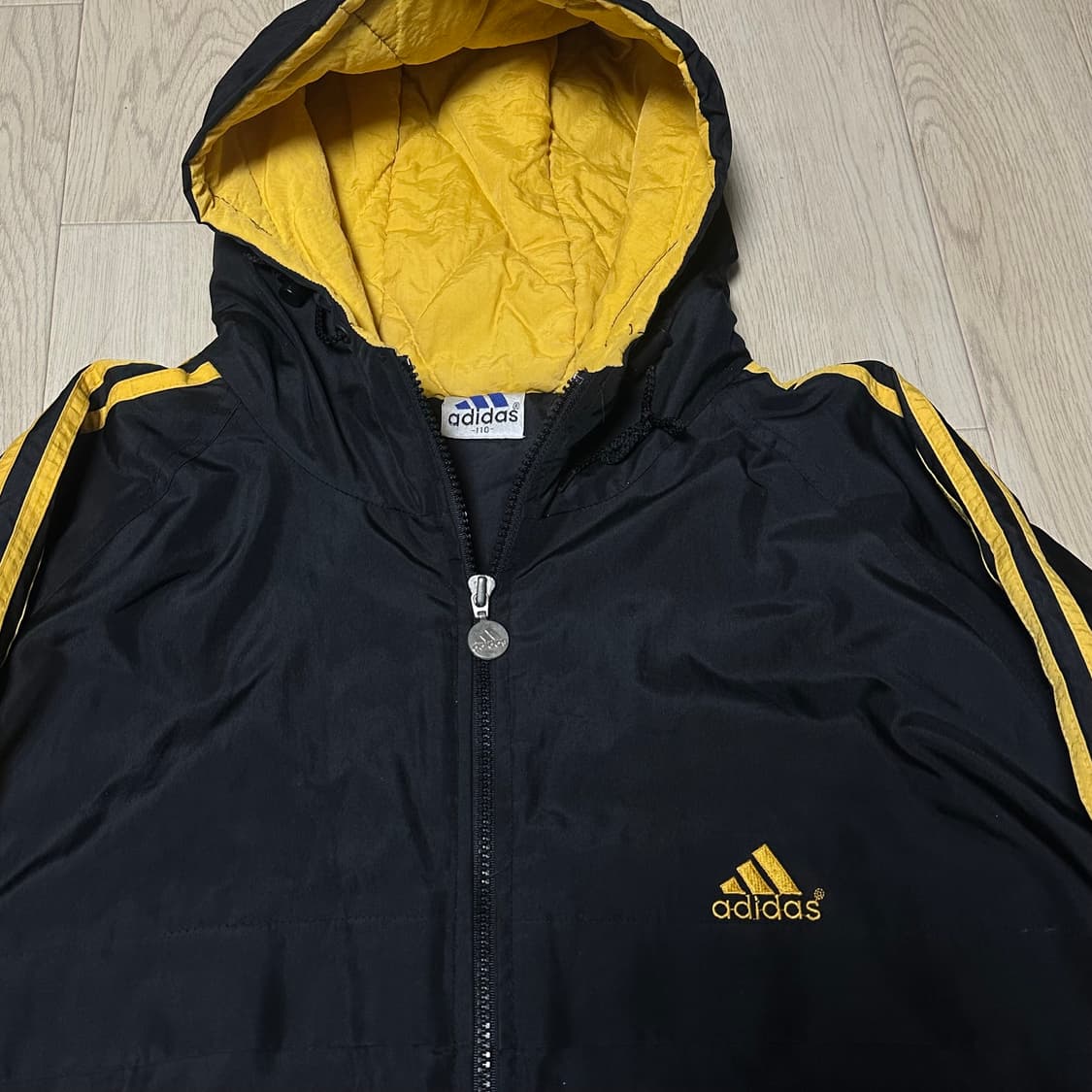 아디다스 옐로우 블랙 후드 바람막이 상품이미지3