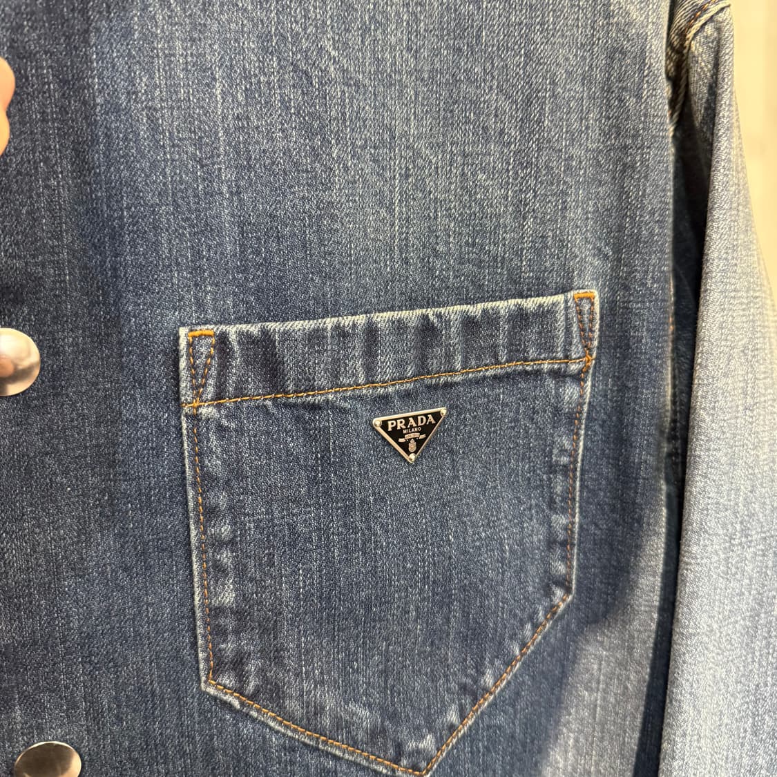(XL) 프라다 삼각로고 데님 셔츠 자켓  상품이미지5