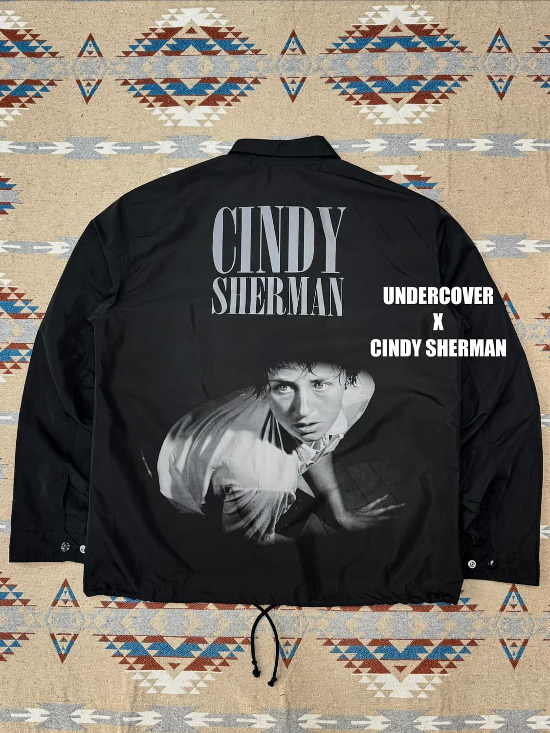[3][L] 언더커버 신디셔먼 그래픽 프린트 코치자켓  상품이미지1