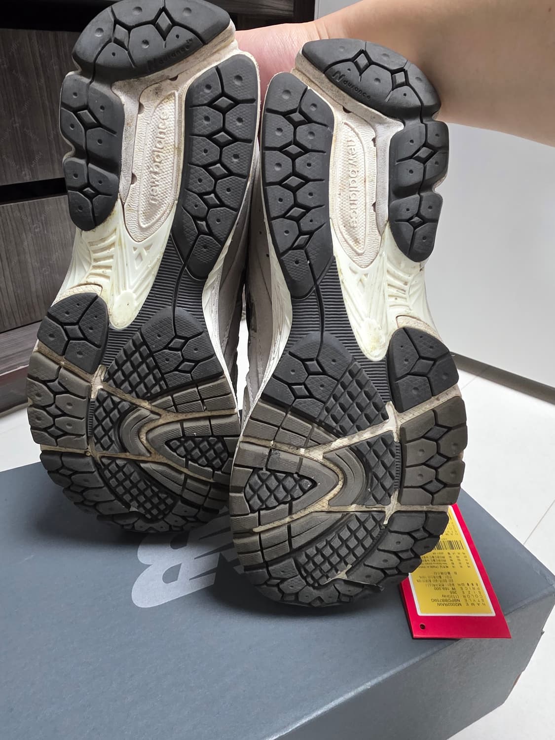 뉴발란스 2002R 265mm 그레이 사용감 적음 상품이미지2