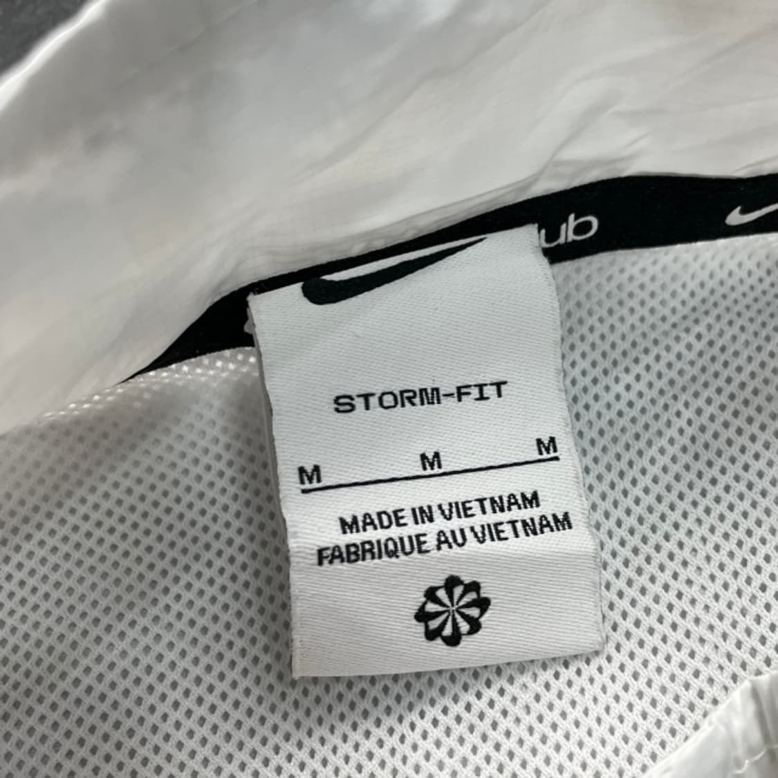 100 나이키 스톰핏 트랙클럽 러닝 바람막이  상품이미지3