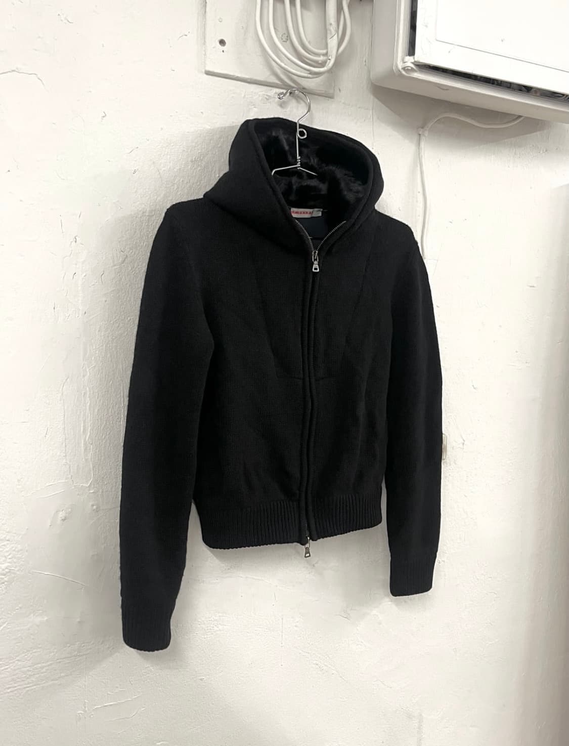 프라다 집업 상품이미지2