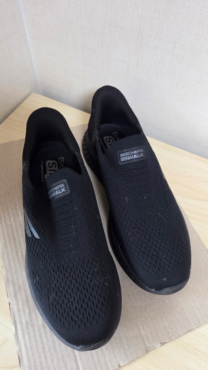 스케처스 고워크 블랙 슬립온 상품이미지1