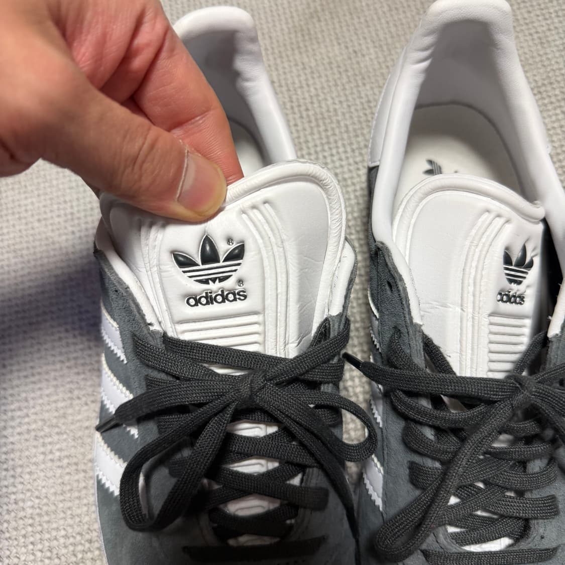 아디다스 가젤 스웨이드 그레이 스니커즈 상품이미지4