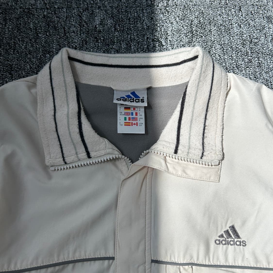 아디다스 90‘s 베이지 바람막이 자켓 상품이미지4