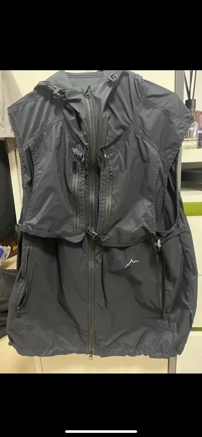케일 베스트 Cayl buckle wind vest black 상품이미지1