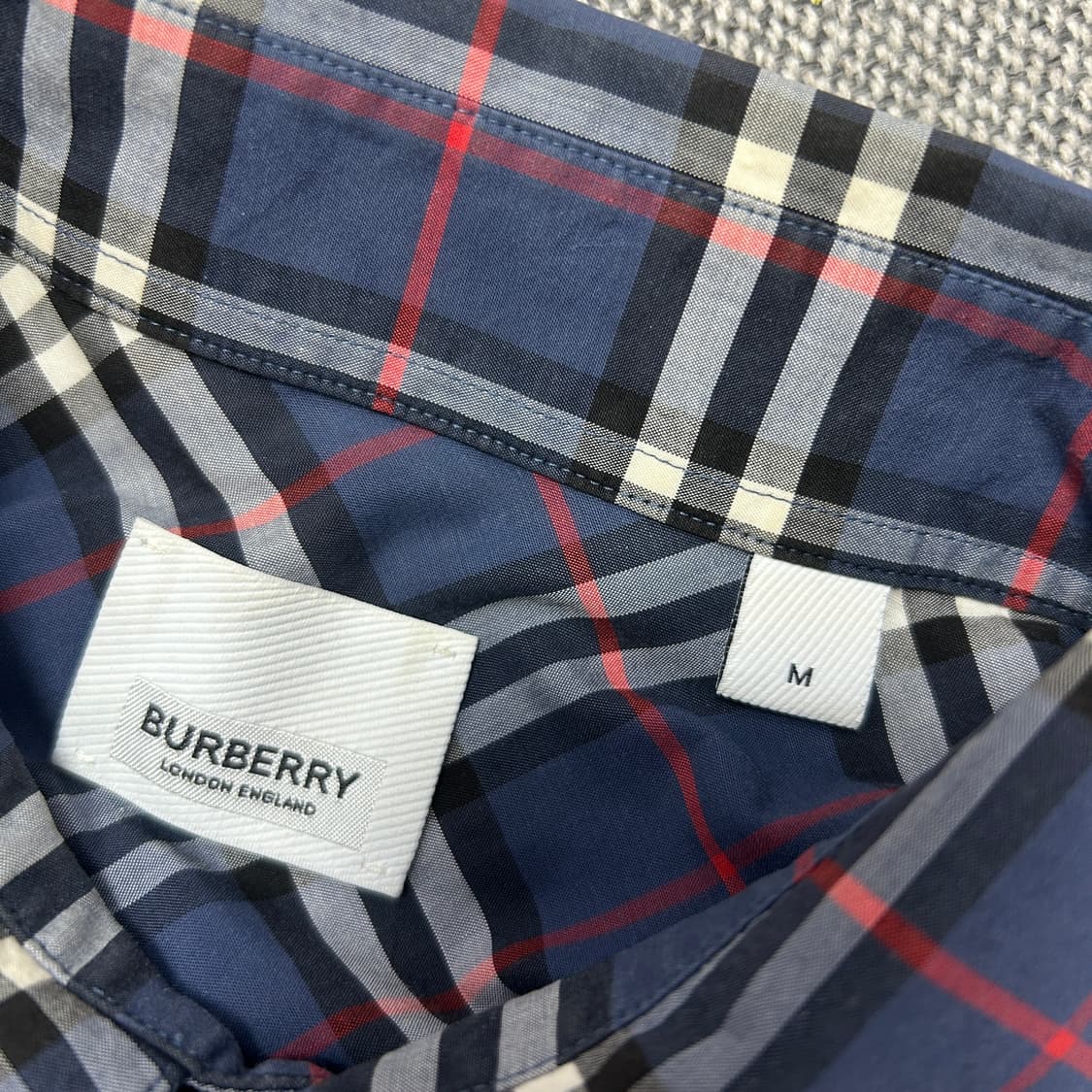 버버리 신형 TB로고 스케일 체크셔츠(M) 상품이미지2