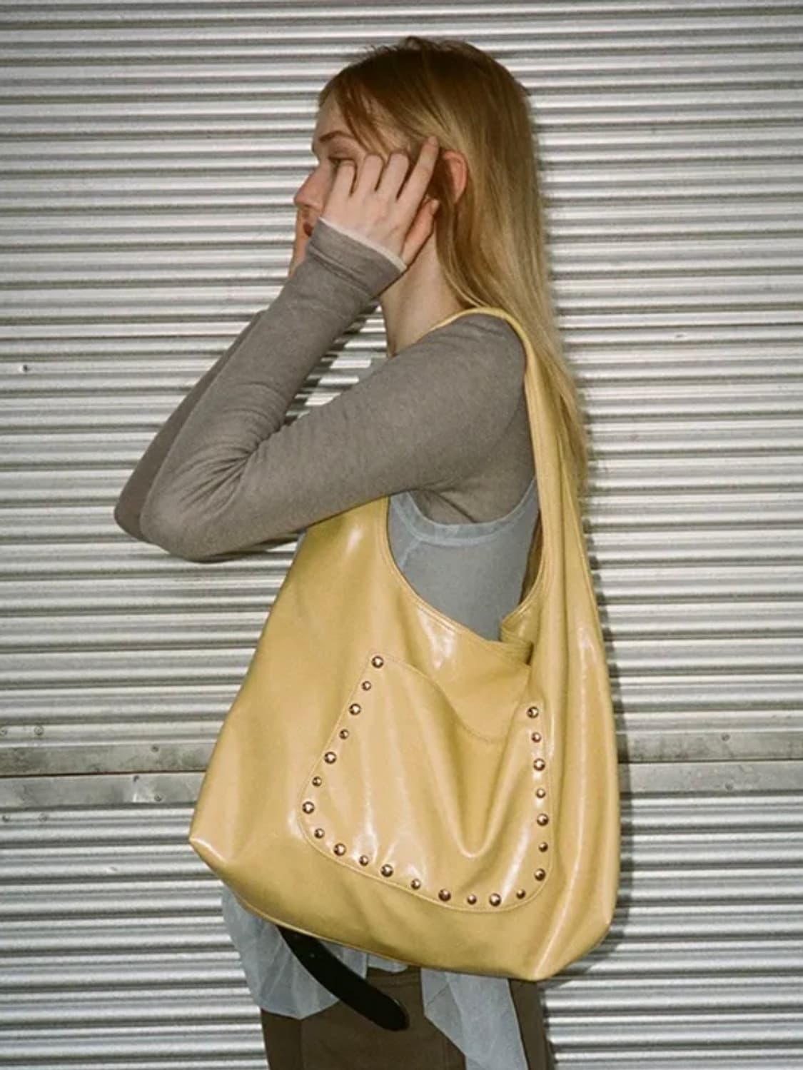 [택포] KHIHO STUD POPO BAG YELLOW 상품이미지1