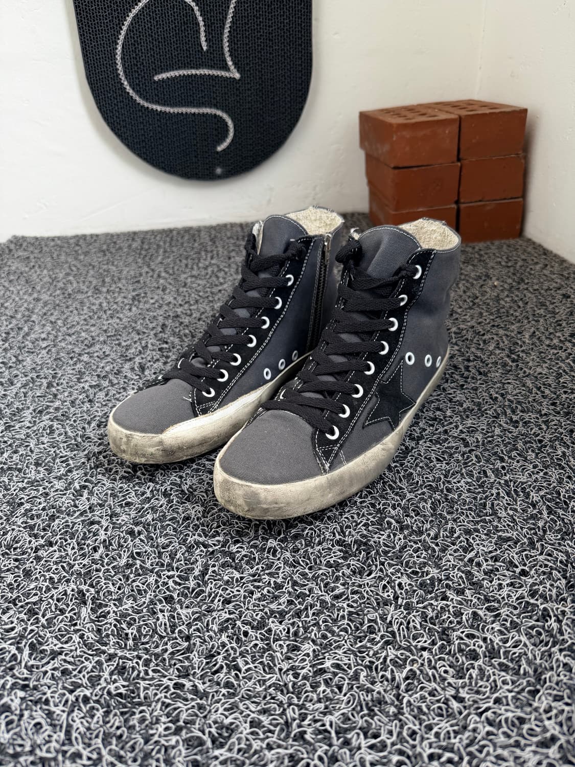 골든구스 프란시(Golden Goose Francy) 다크 그레이 캔버스 상품이미지1