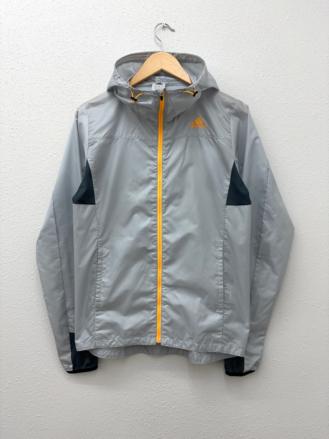 아디다스 클라이머  프루프 라이트 그레이 윈드브레이커 자켓 상품이미지1