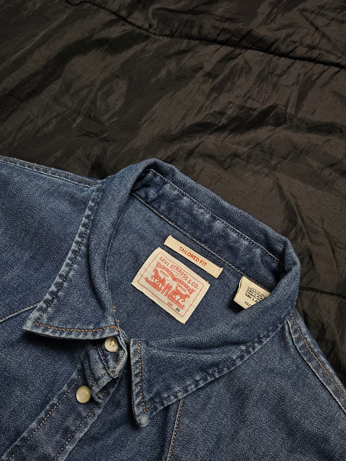 Levis 웨스턴 테일러드 딱붙핏셔츠 XS
 상품이미지3