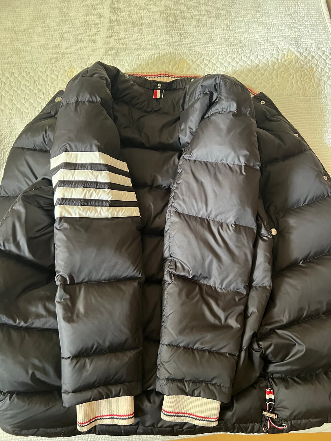 정품 톰브라운 4BAR 후드 블랙 롱패딩 상품이미지2