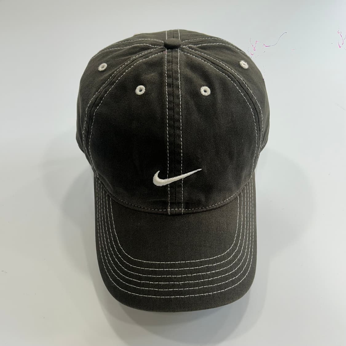 Nike 나이키 화이트 스티치 애쉬차콜 볼캡 상품이미지3
