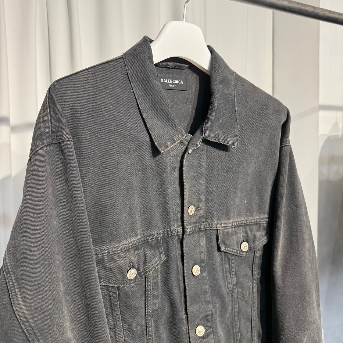 (105) 발렌시아가 스프레이 워싱 데님 자켓  상품이미지2