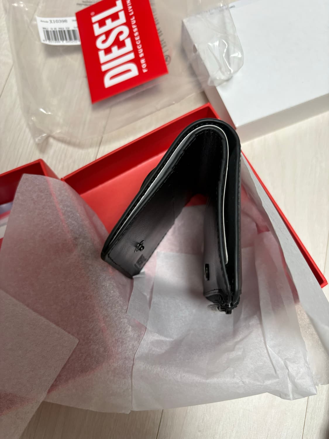 디젤 홀리-D 바이 폴드 반지갑 - 블랙 새상품 상품이미지3