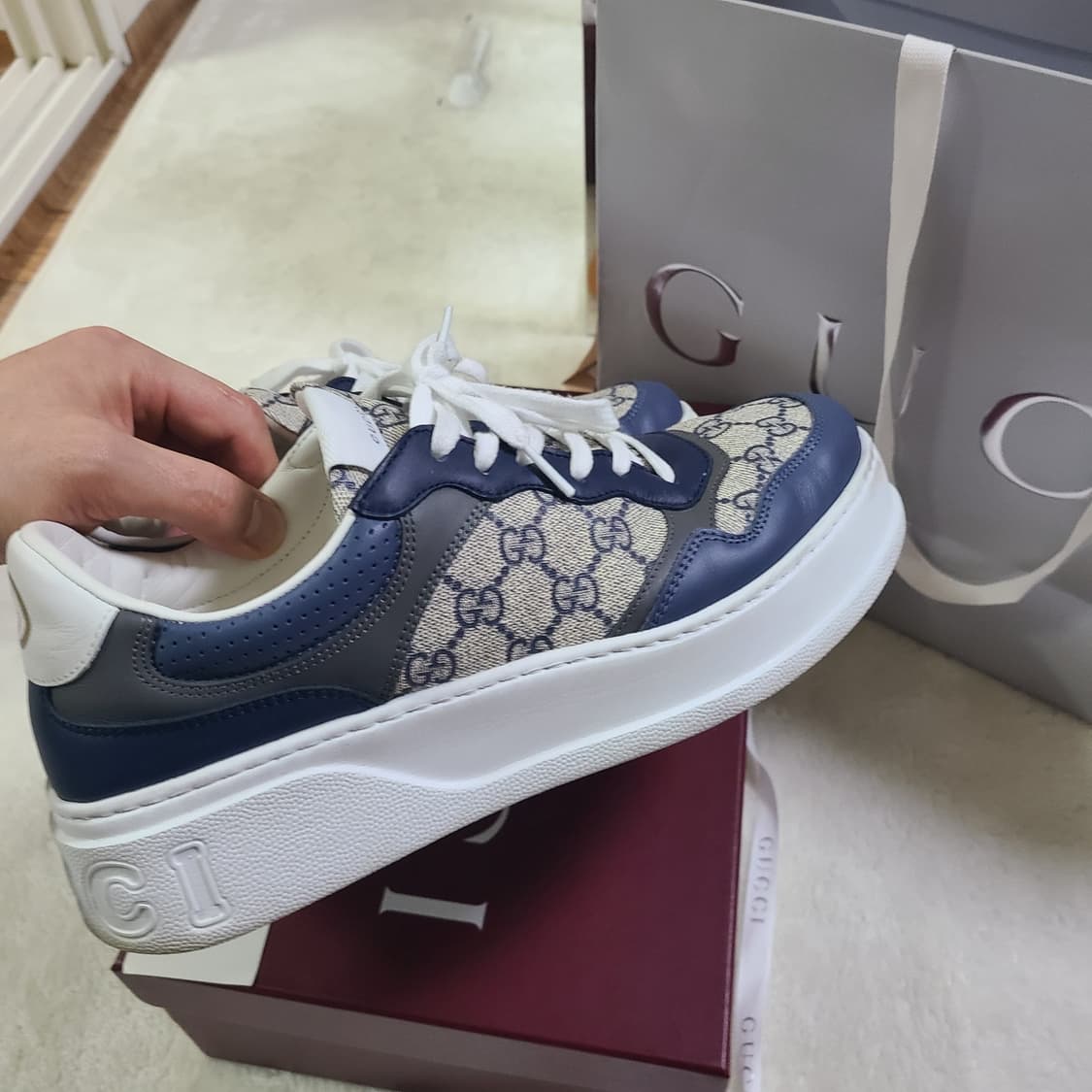 구찌 GG 스니커즈 네이비 컬러 급처 마지막 가격내림 상품이미지4