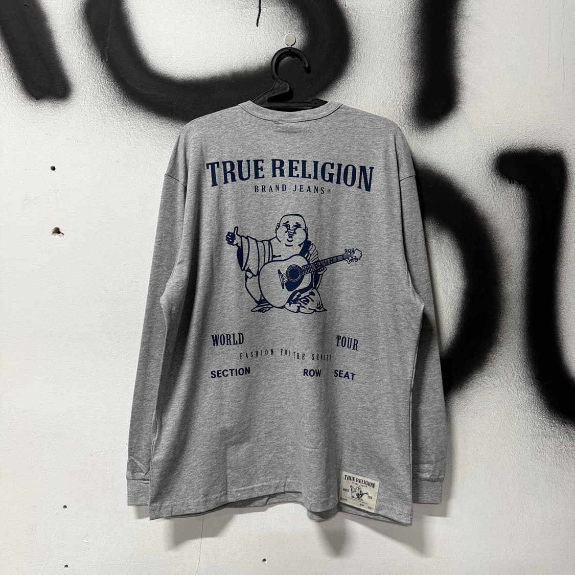 트루릴리젼 백 프린팅 월드투어 데드스탁 롱 슬리브 상품이미지1