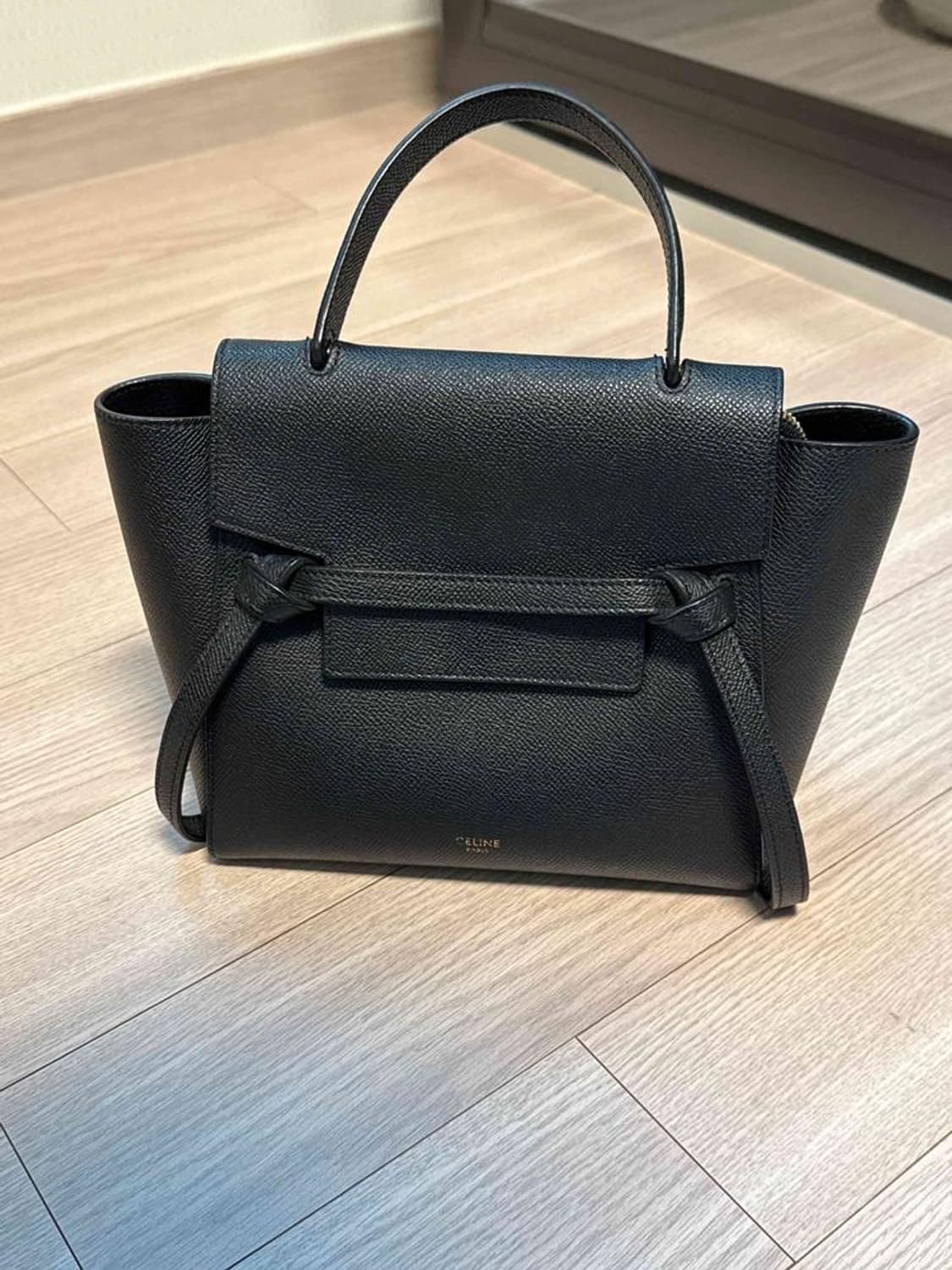 셀린느 벨트백 나노 블랙 상품이미지1