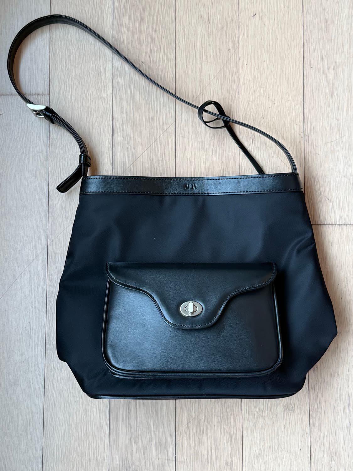 아포아 Suave Leather Bucket Bag black 상품이미지1