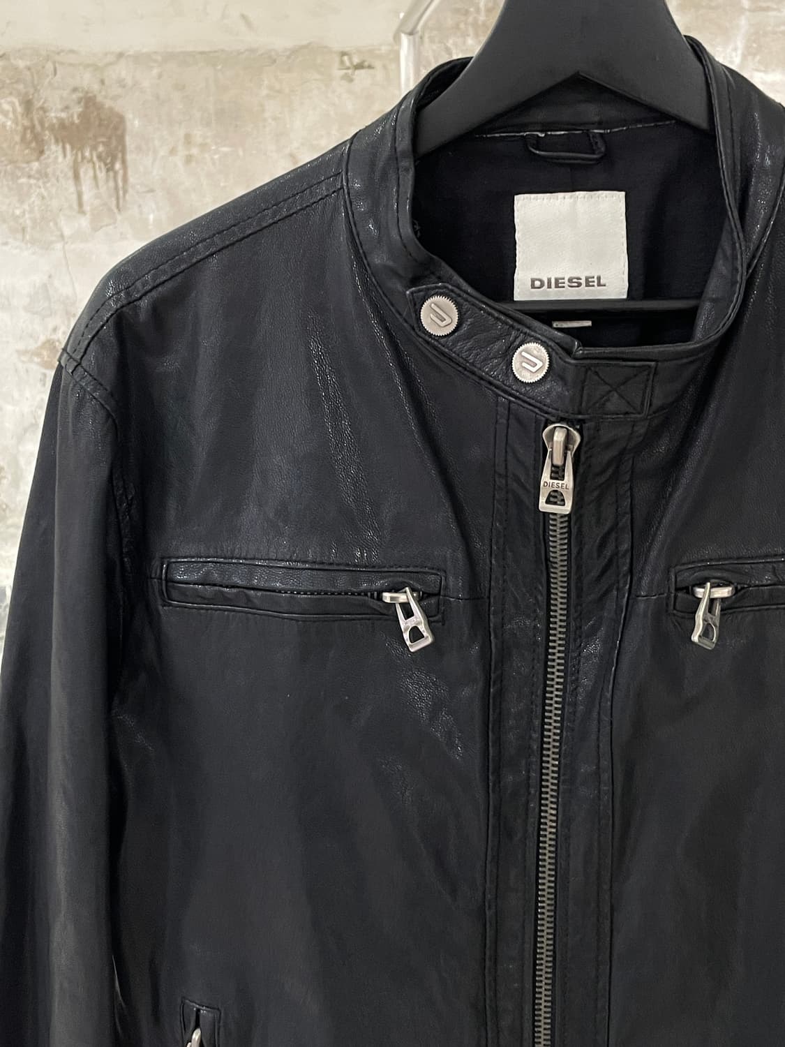 디젤 블랙 유틸리티 글로시 쉽 레더 자켓 상품이미지2