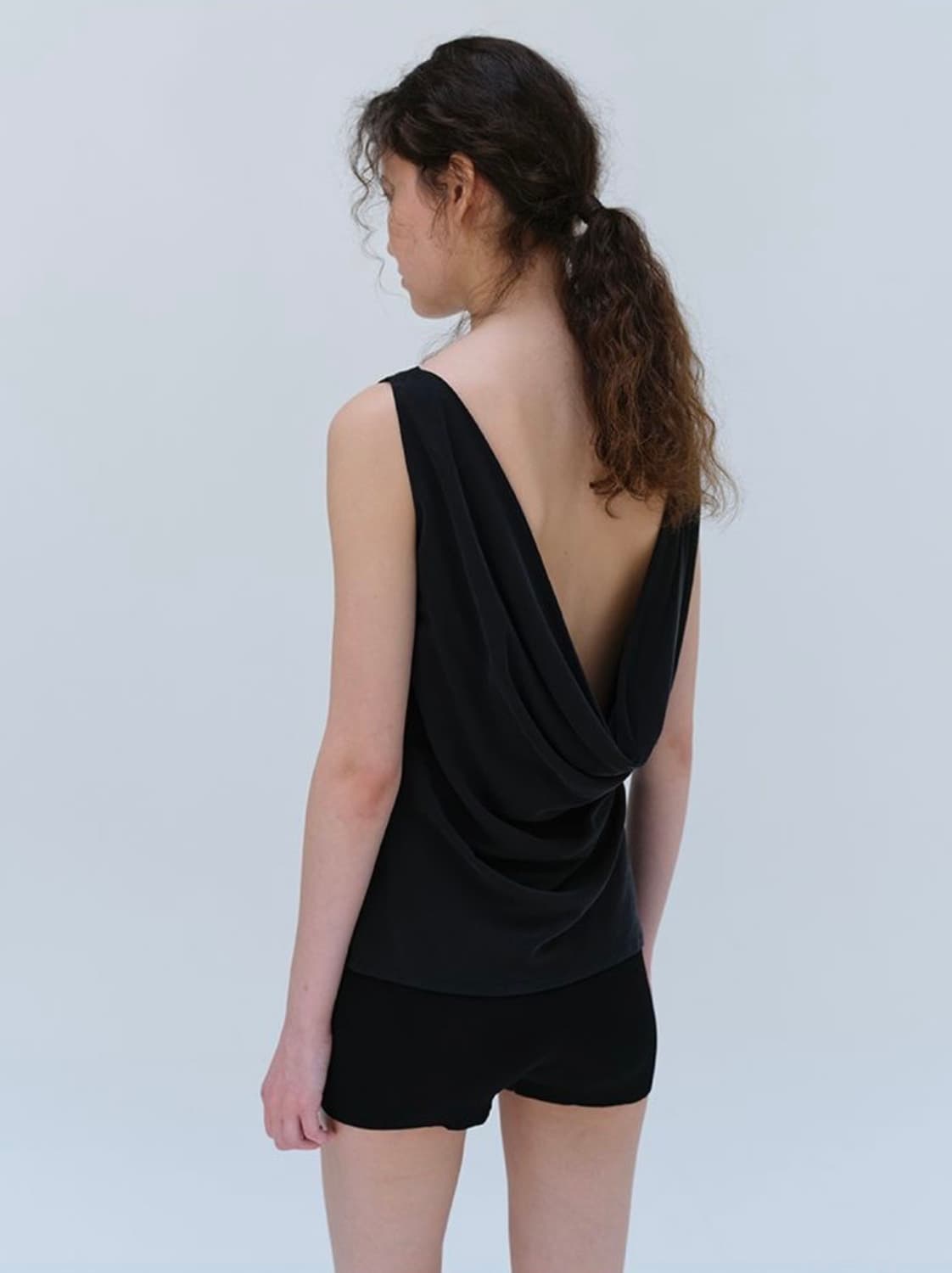 back drape sleeveless blouse (black m) 상품이미지3