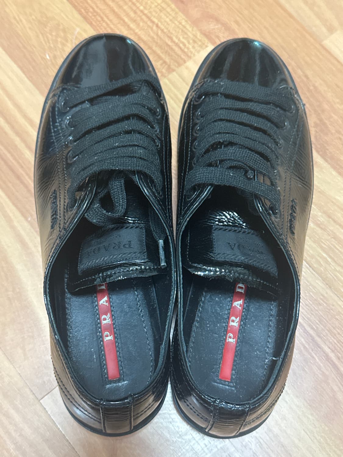 프라다 페이던트 스니커 판매합니다. 상품이미지4