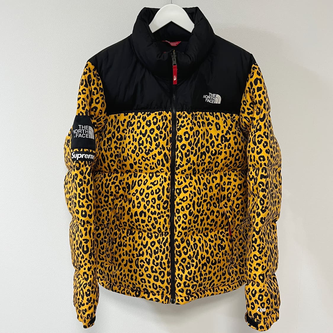 슈프림 노스페이스 11FW 레오파드 눕시 치토스 상품이미지1