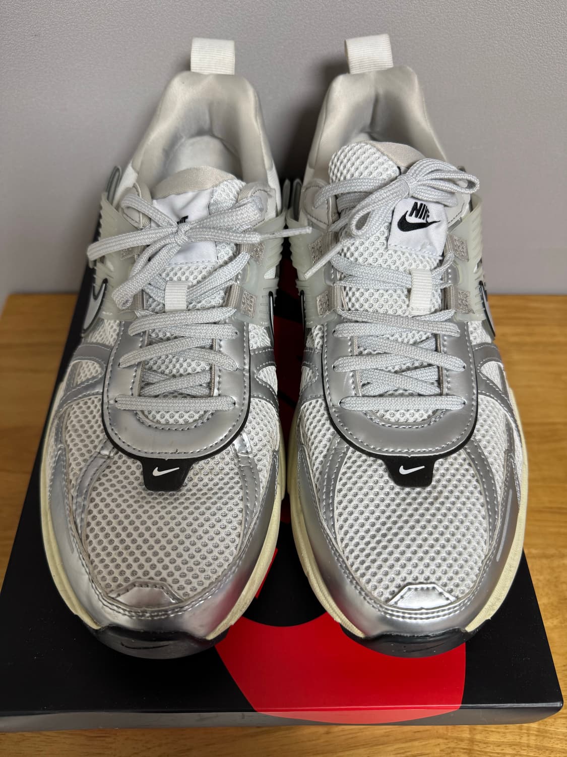 나이키 Y2K 런 / 써밋화이트 / 285 / 신품급 상품이미지1