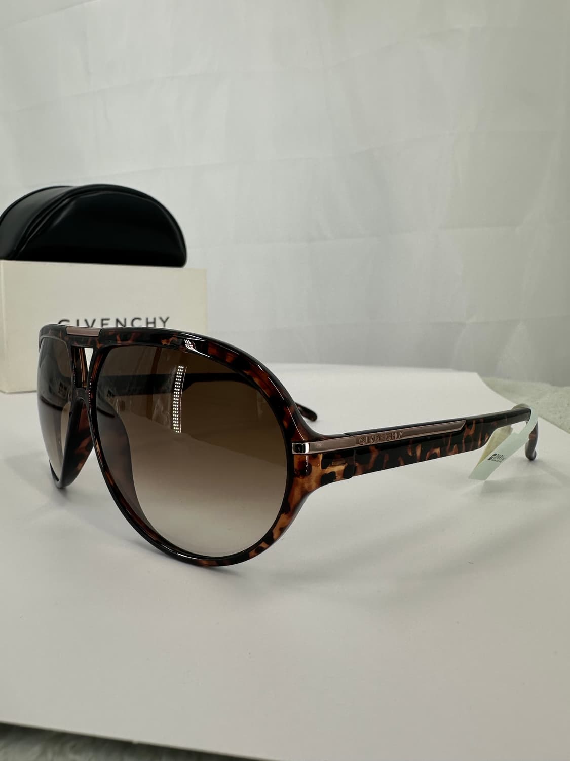 [새상품 무료배송] 정품 지방시 Made in Italy 선글라스 상품이미지1