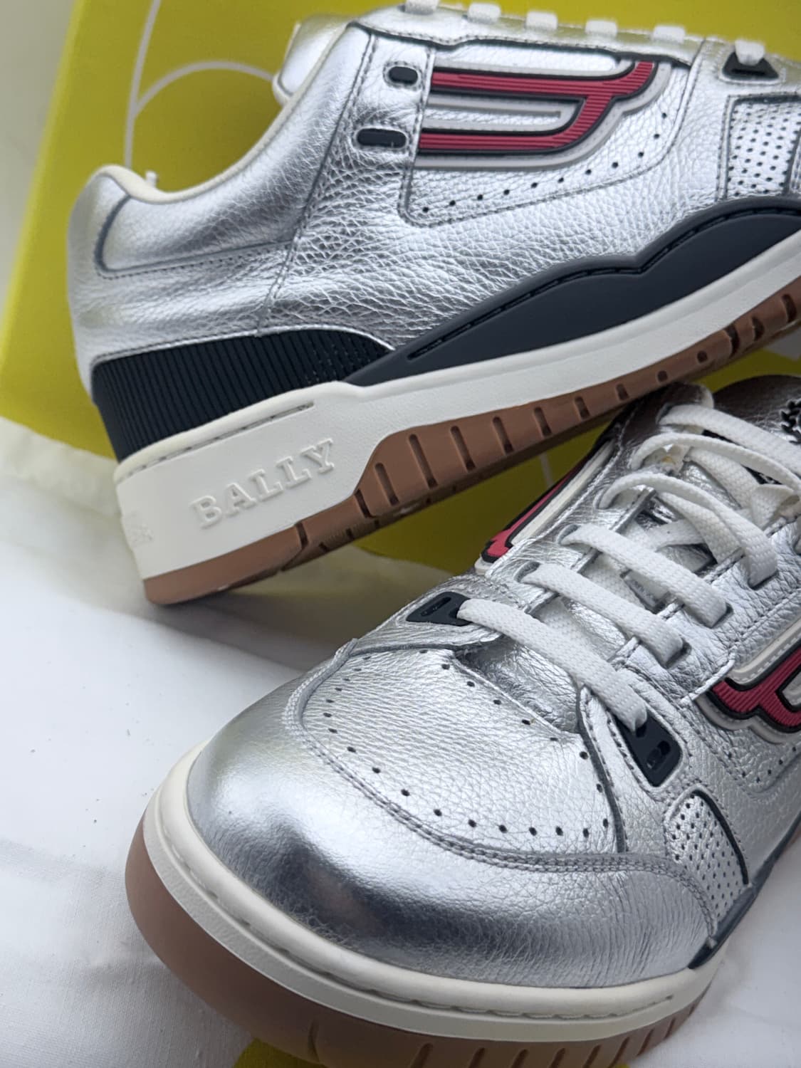 정품)발리 스니커즈265/270 상품이미지3