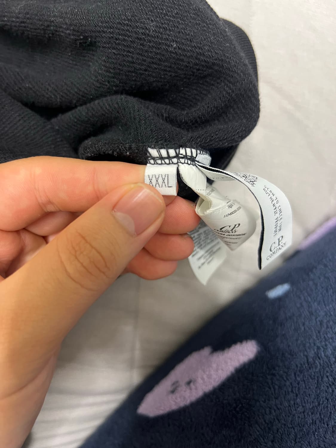 정품)Cp컴퍼니 다이고날 렌즈 와펜 맨투맨 fw 3xl 상품이미지4