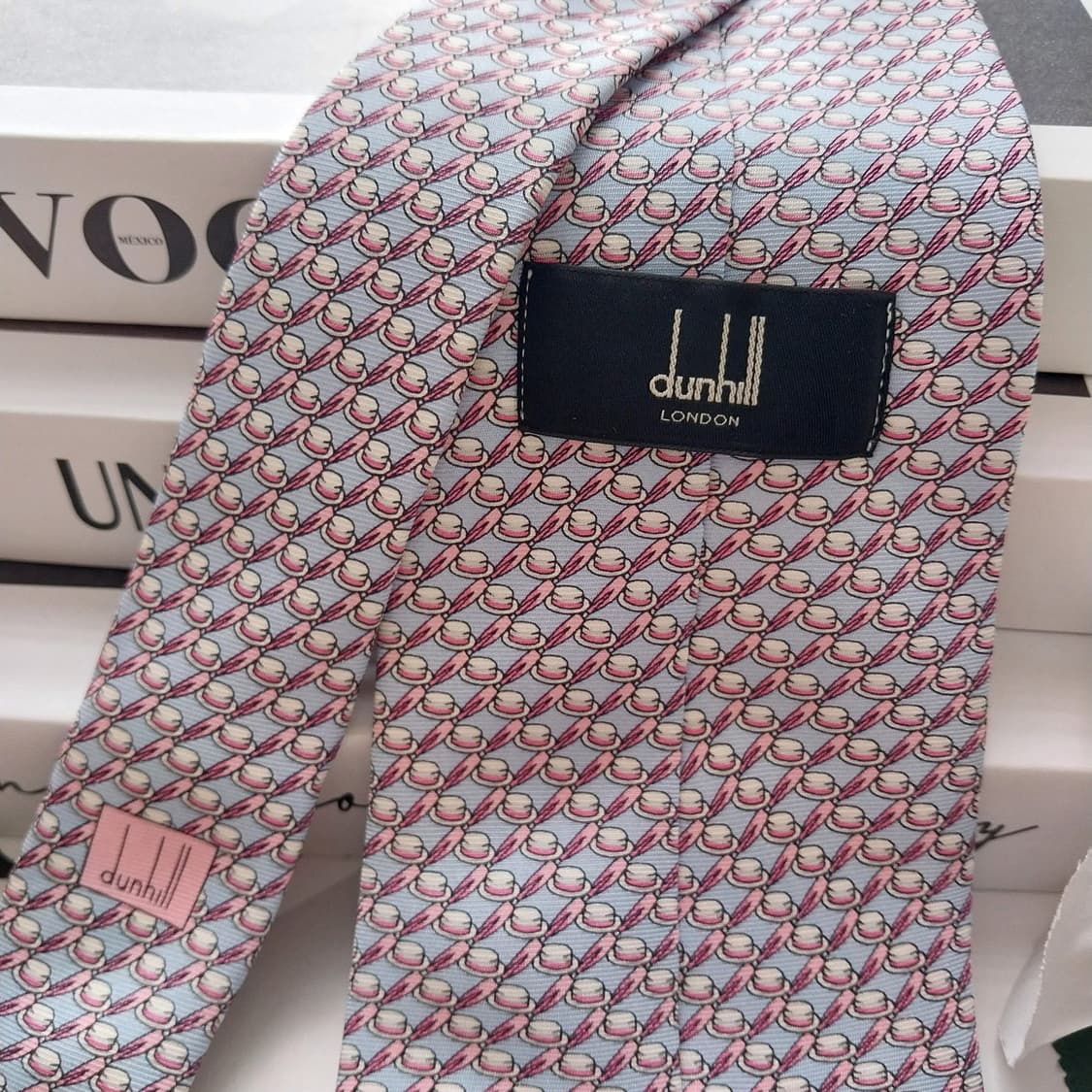 던힐 실크 마술사모자 패턴 넥타이 9.1cm A+등급 K1253
 상품이미지6