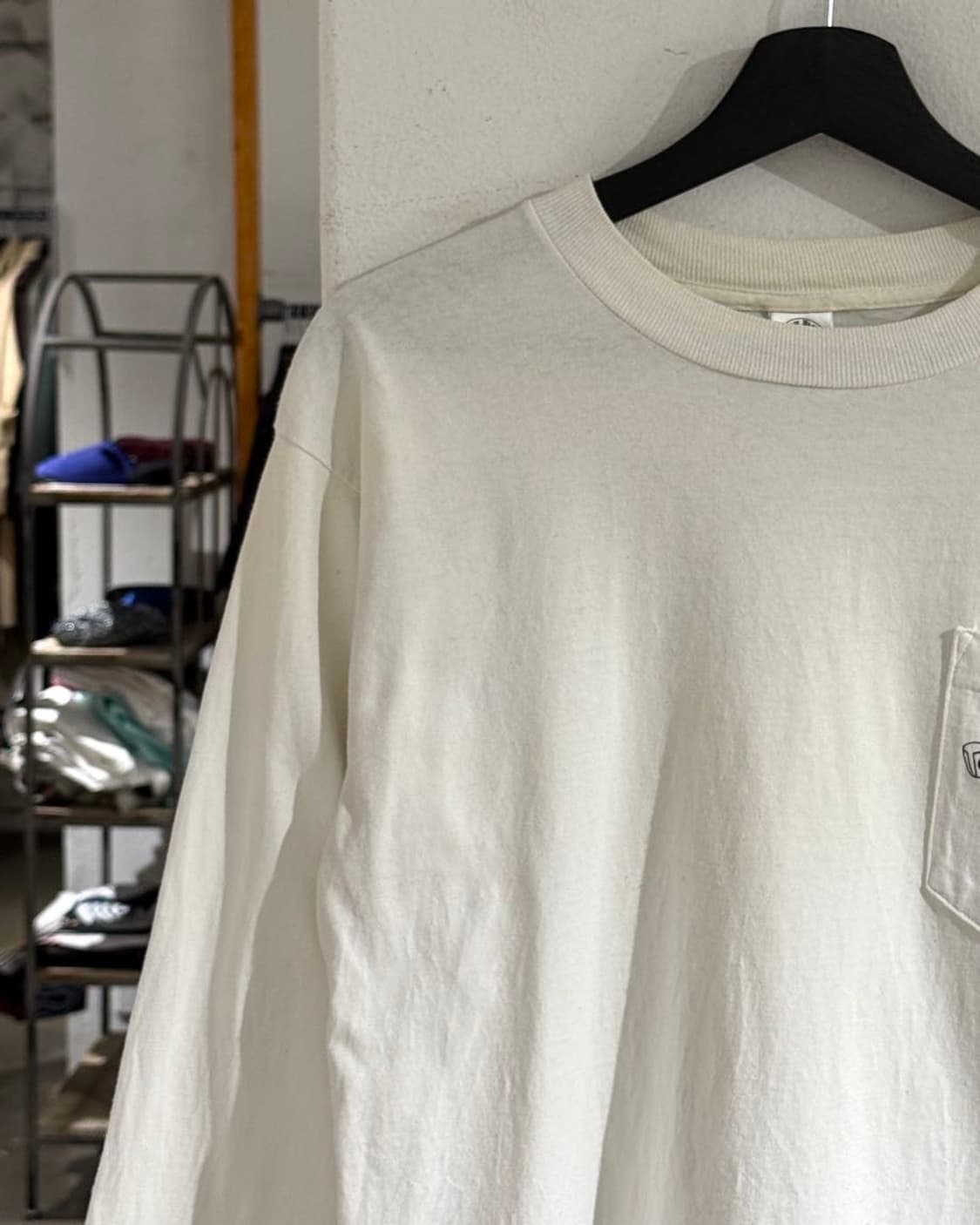 크롬하츠 화이트 스크롤 로고 usa 포켓 롱슬리브 상품이미지2