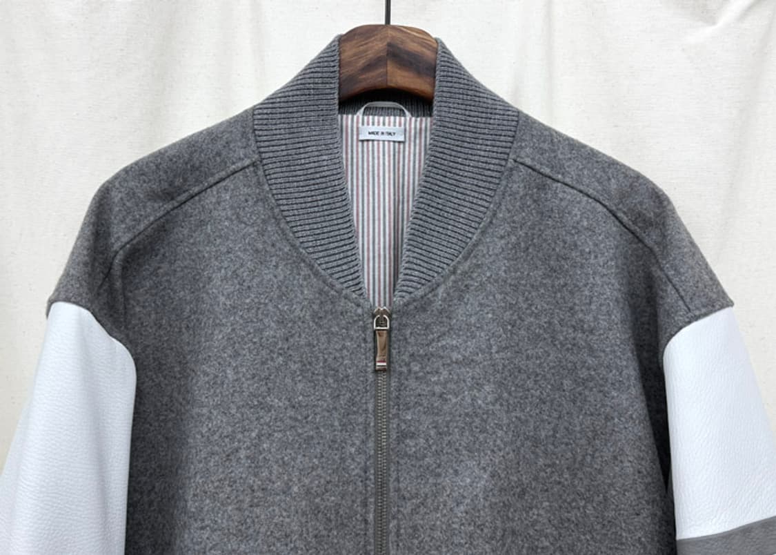 톰브라운 멜튼 울 사선 오버사이즈 블루종 자켓 상품이미지2