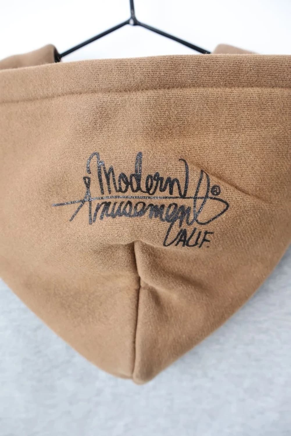 Modern Amusement Raglan Zip Hoodie 상품이미지8