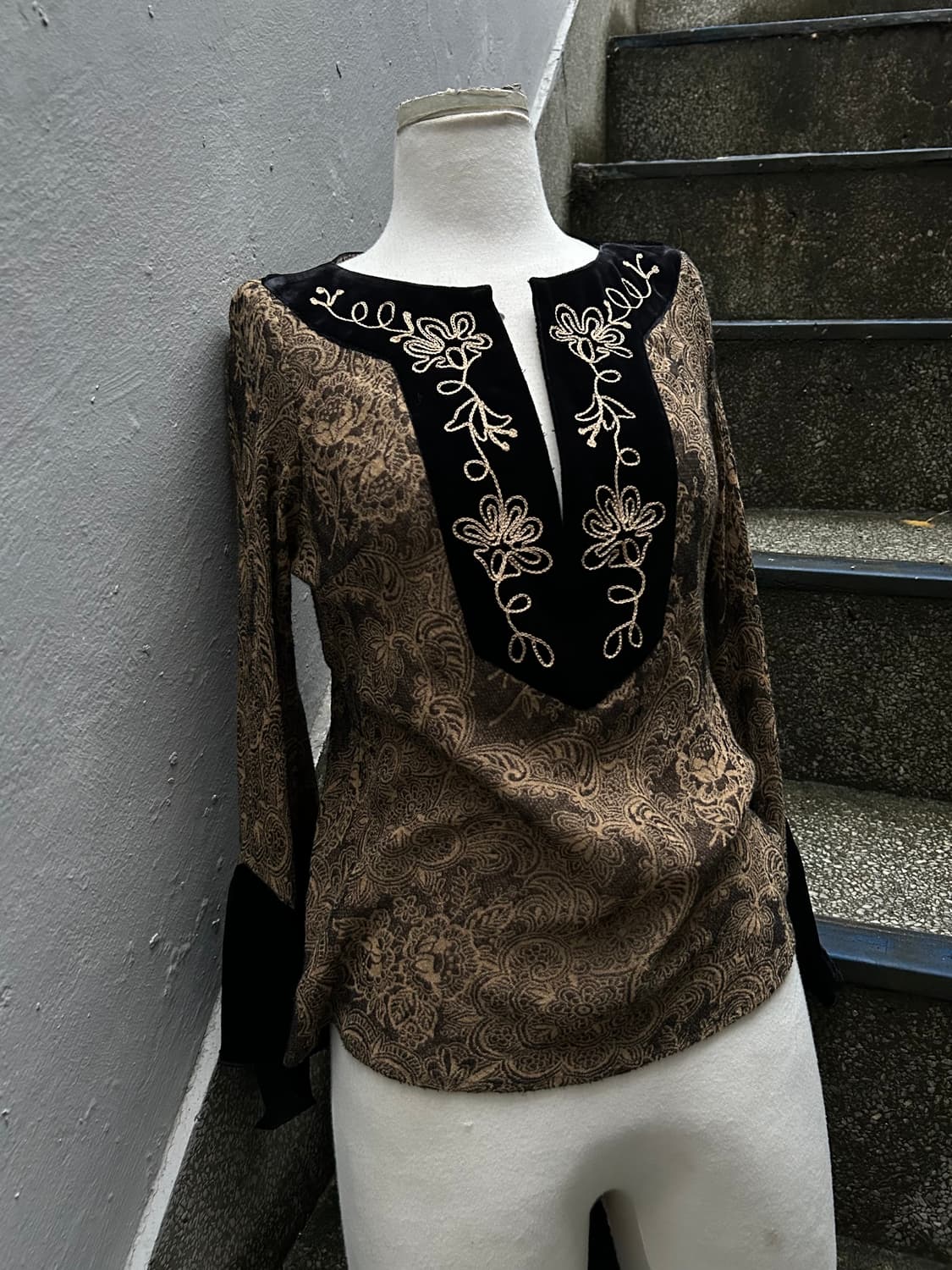 *rare design* 2000s jpn 고딕 에스닉 패턴 롱슬리브  상품이미지1