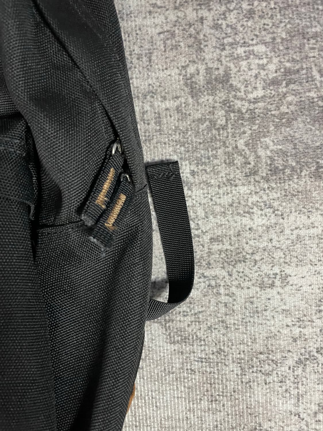 mont- bell 스웨이드 배색 백팩 상품이미지4