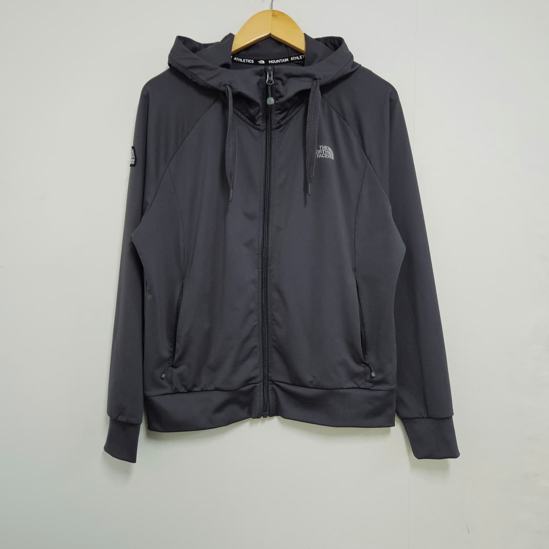 100 노스페이스 기능성 후드집업 차콜그레이 상품이미지2