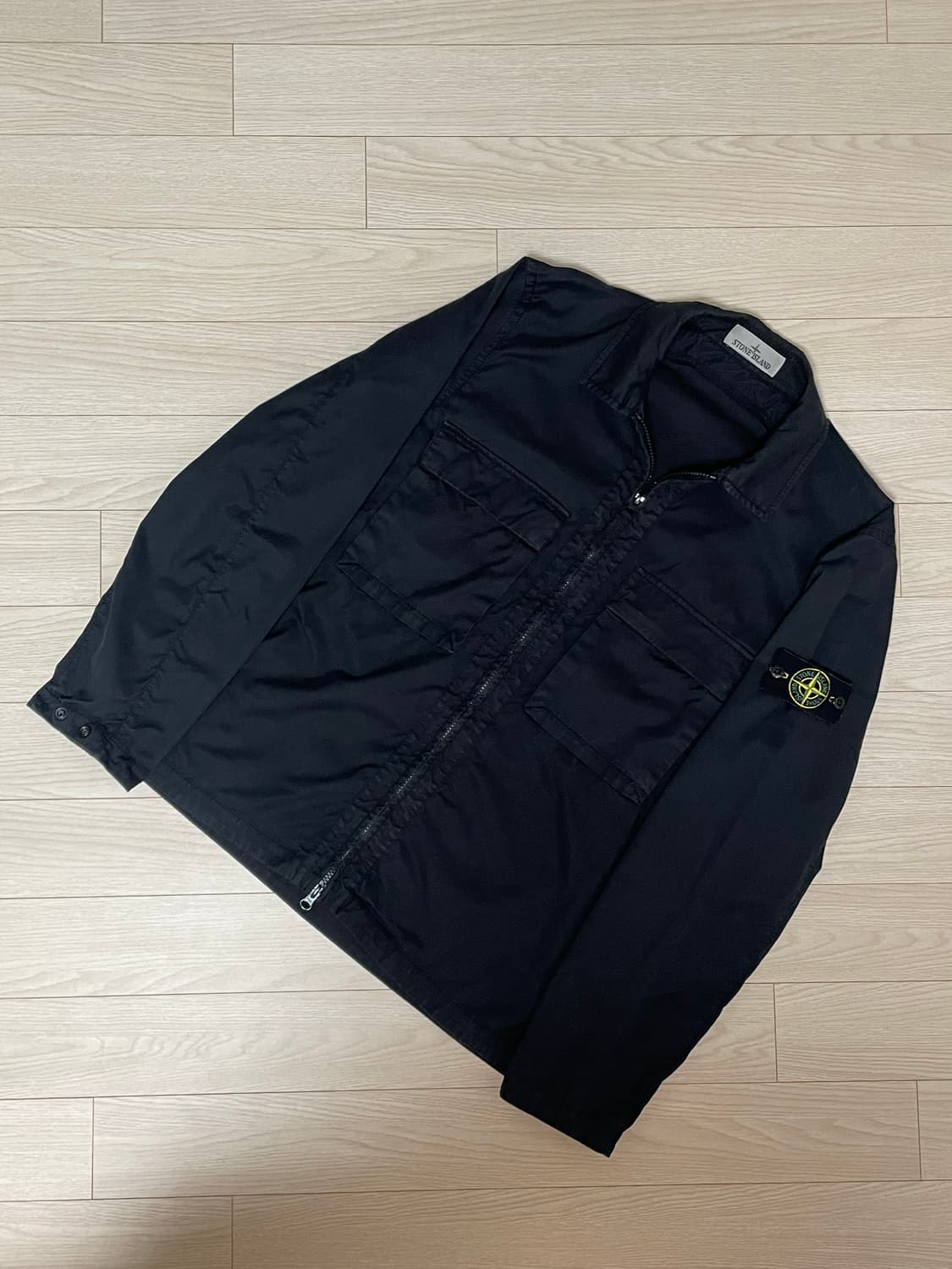 [ L / 새상품급 ] 정품 스톤아일랜드 투포켓 오버셔츠 자켓 블랙 상품이미지1