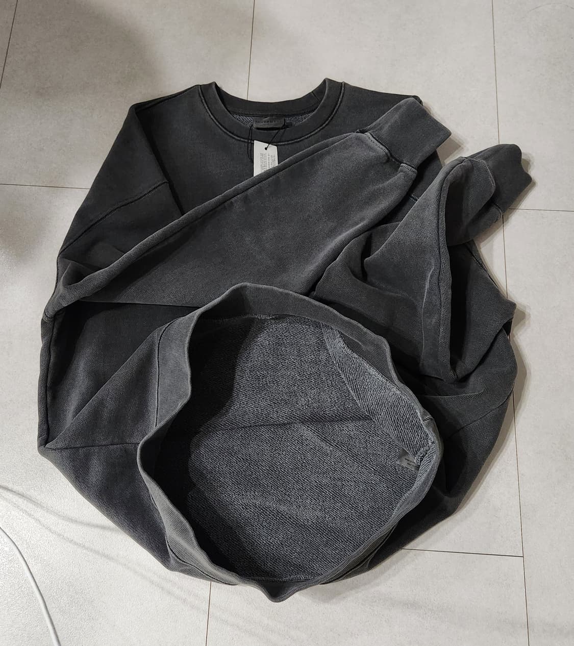 소버먼트 차콜맨투맨 상품이미지8