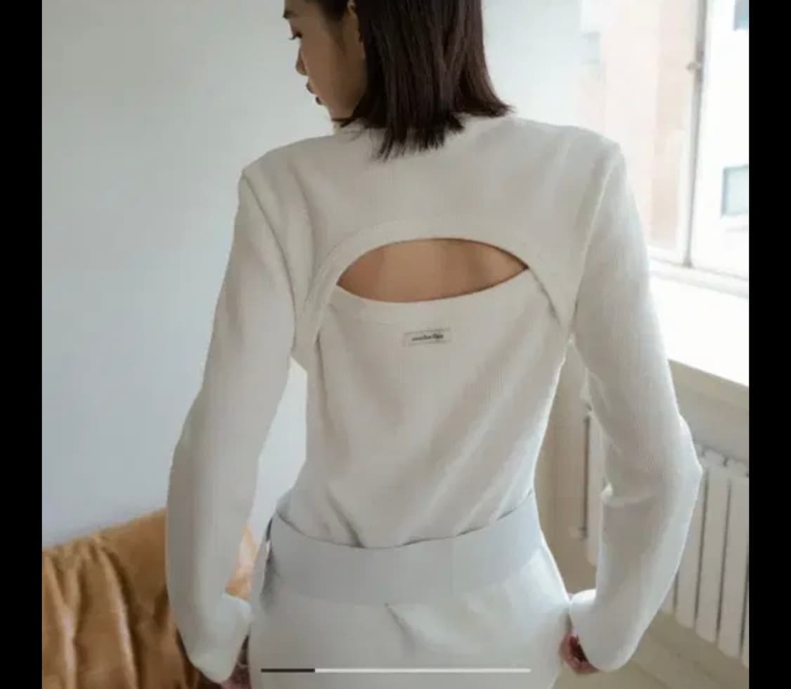 오버듀플레어 컷아웃 롱슬리브 상품이미지1