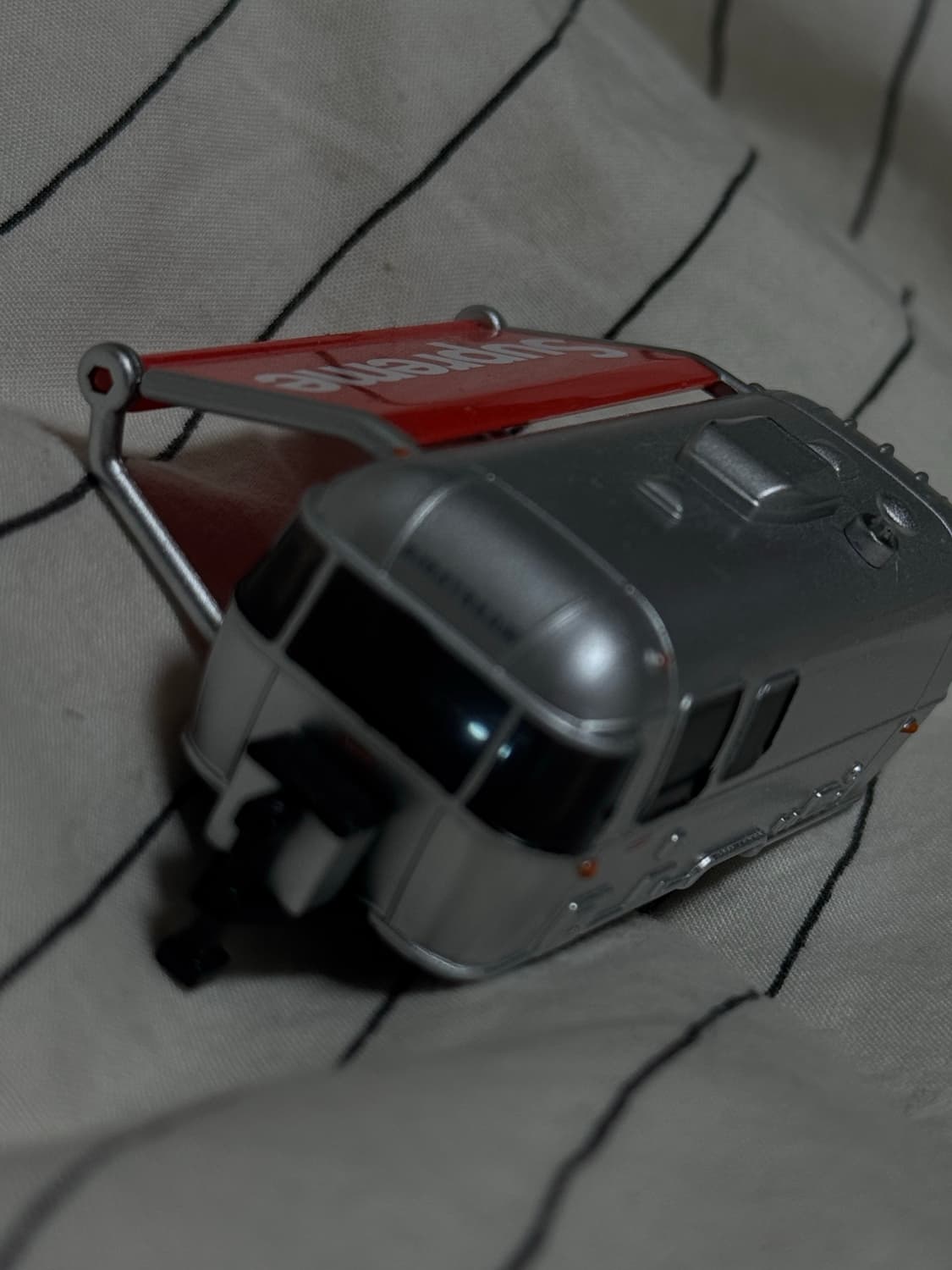 [개봉상품] 슈프림 가챠 턴테이블, 캠핑카 상품이미지3