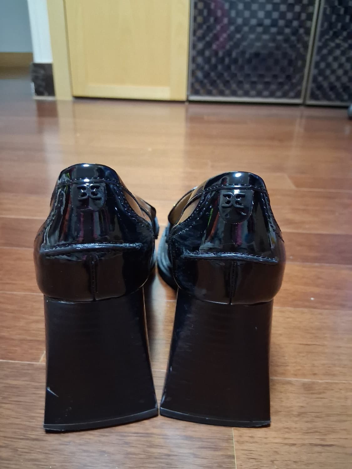 샘 에델만 블랙 에나멜 체인 로퍼 240mm 상품이미지3