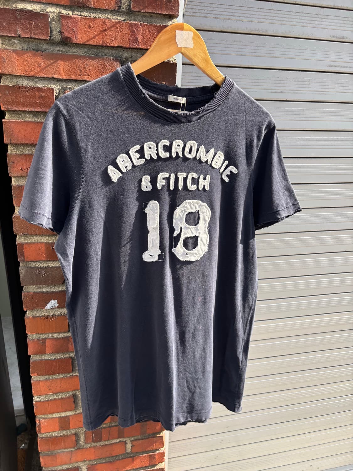 Abercrombie & Fitch 18 다크네이비 티셔츠 상품이미지1