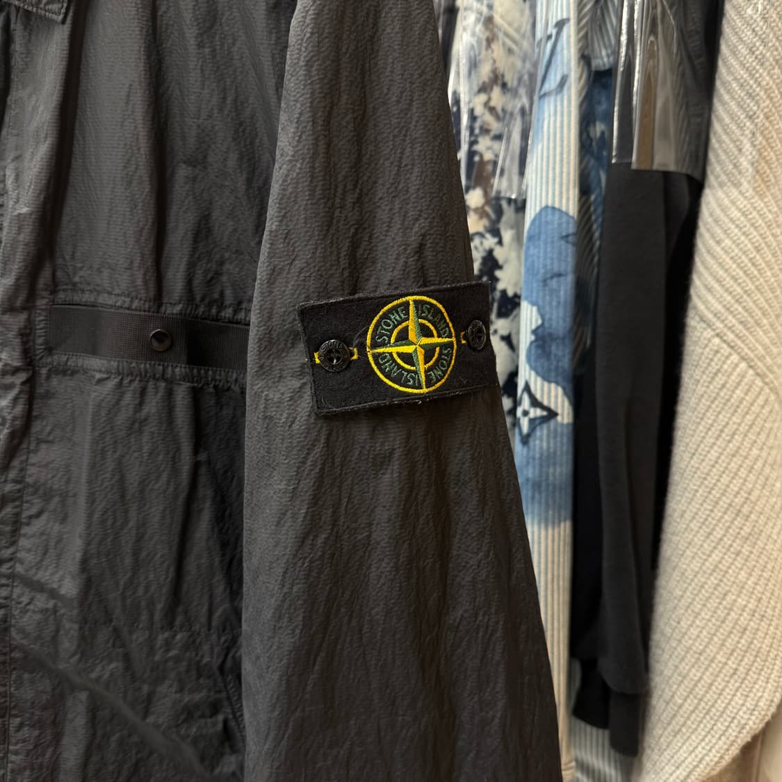 [백화점/XL] 스톤아일랜드 나일론 오버셔츠 자켓 블랙 상품이미지3