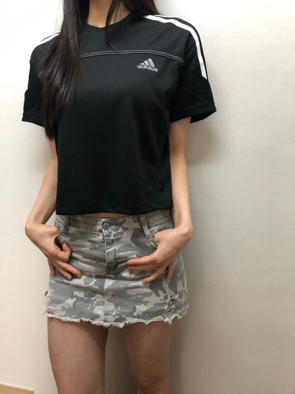 빈티지 아디다스 블랙 크롭 티셔츠 상품이미지2