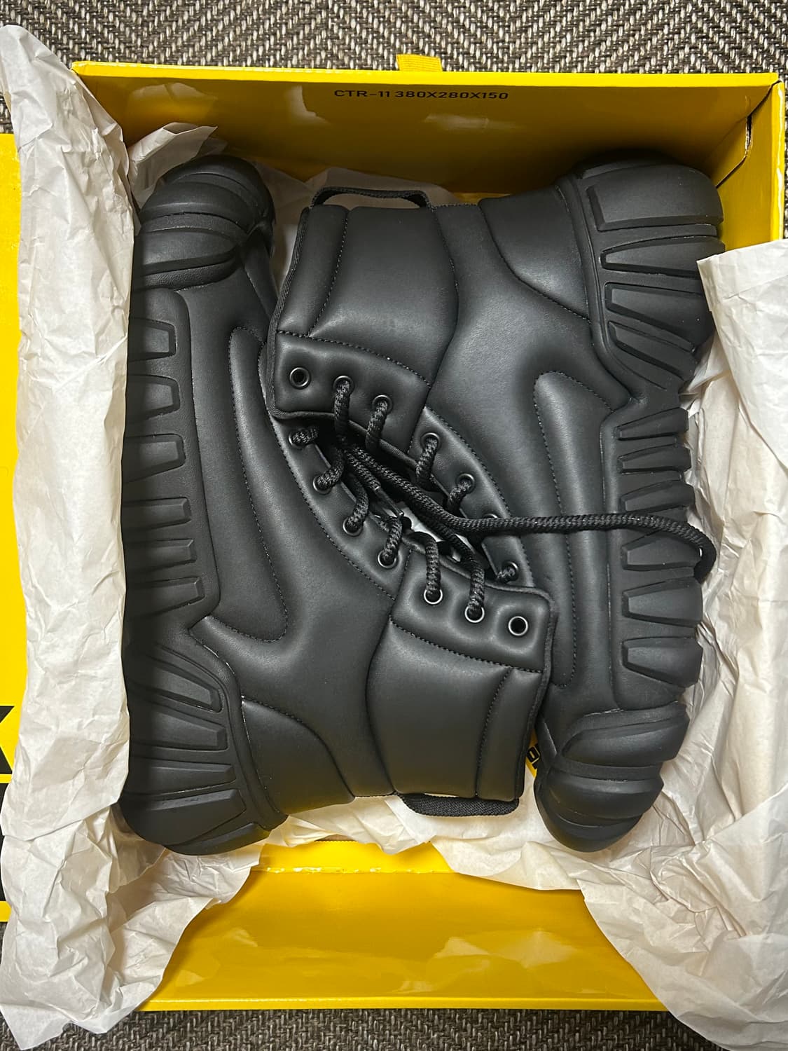 (한정판) 오니츠카 타이거x철완 아톰 덴티그레 퍼프 부츠 파이어리 블랙 상품이미지4