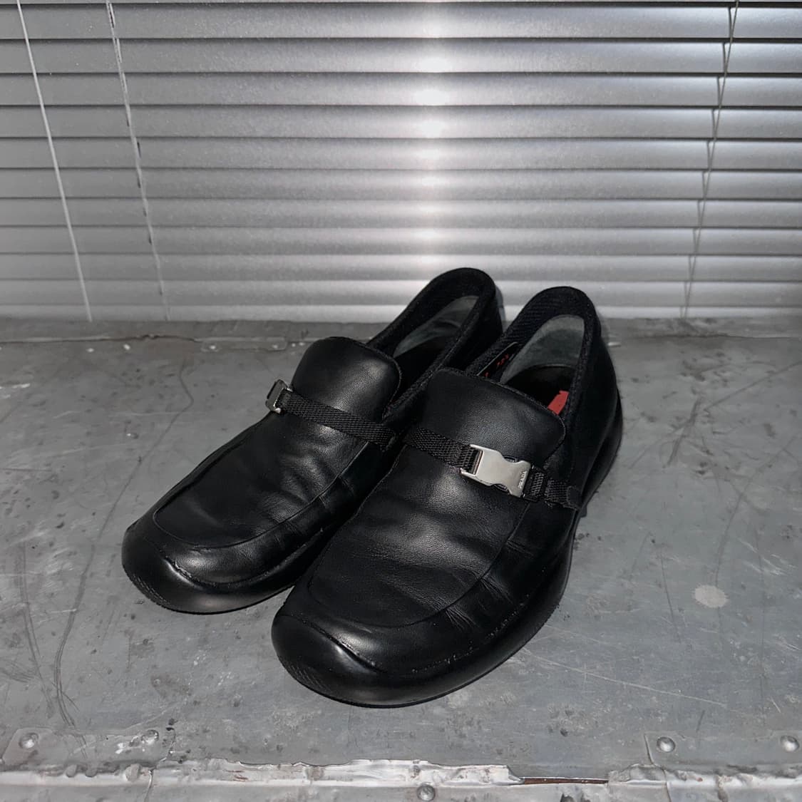 00s 레어 블랙 프라다 스포츠 버클 로퍼 상품이미지2