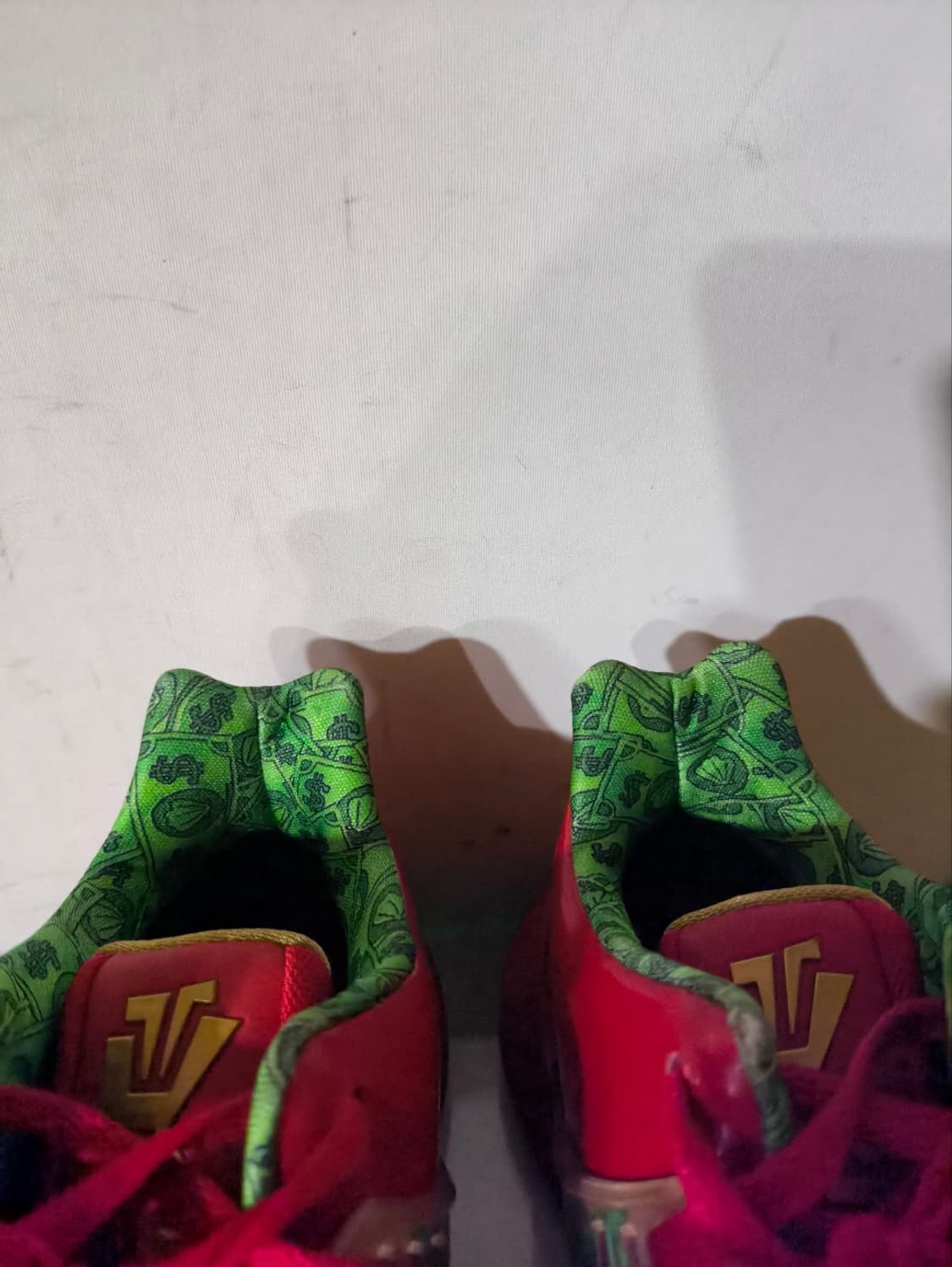 265mm 스폰지밥 x 나이키 카이리 로우2 집게사장 상품이미지5